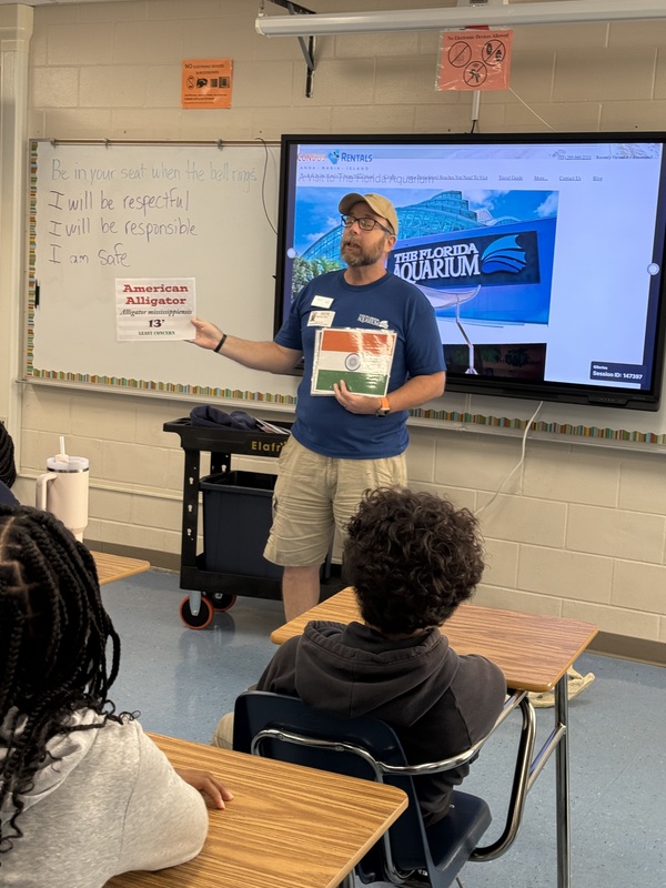 Florida AquariumVisit to talk about alligators 