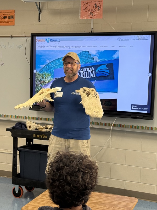 Florida AquariumVisit to talk about alligators 