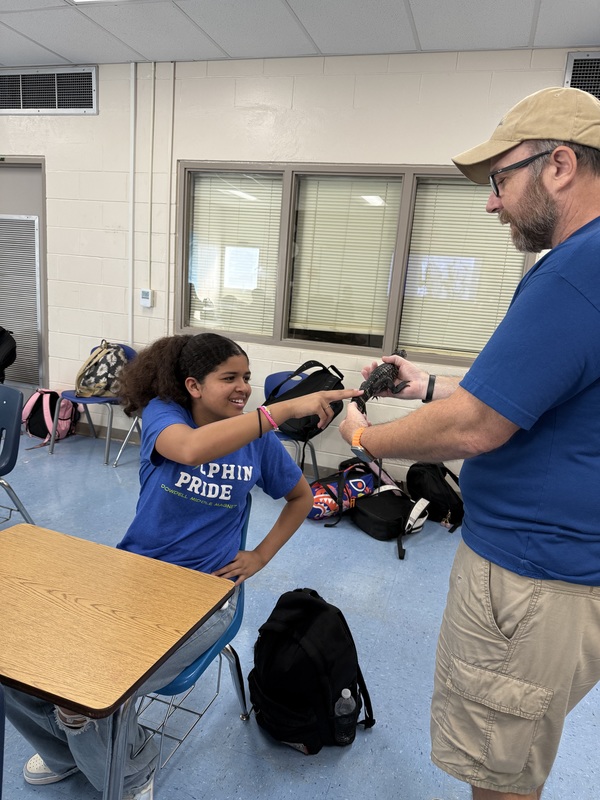 Florida AquariumVisit to talk about alligators 