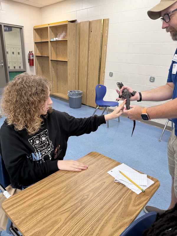 Florida AquariumVisit to talk about alligators 