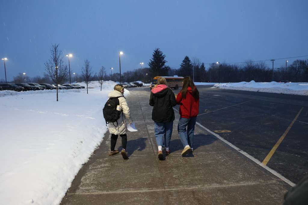 Student Council Delivers Valentines