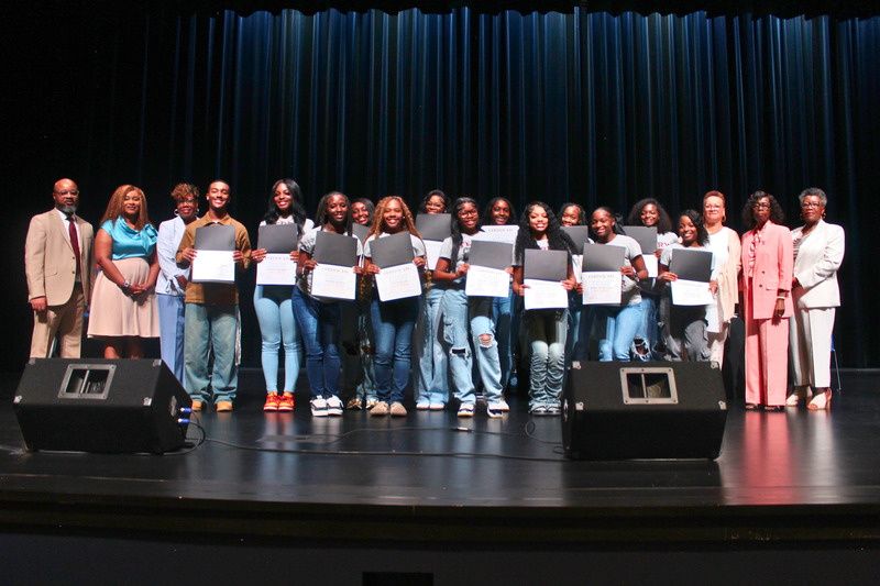 Terry High Cheerleaders
