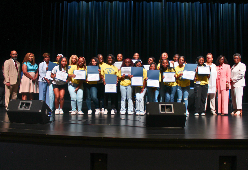 Raymond Cheerleaders