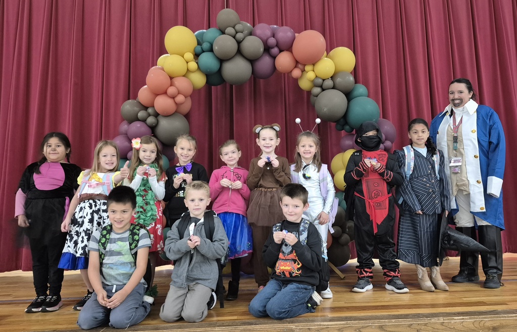 Mrs. Swigart's class hallway heroes