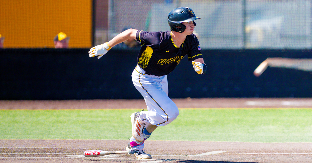 baseball player running
