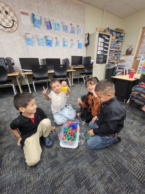Ms. Pinon's Kindergarten class and some fingerpainting fun!!