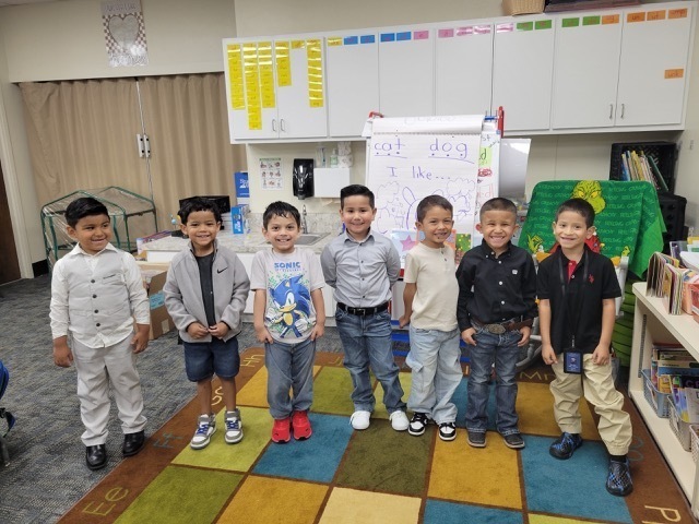 Ms. Pinon's Kindergarten class and some fingerpainting fun!!