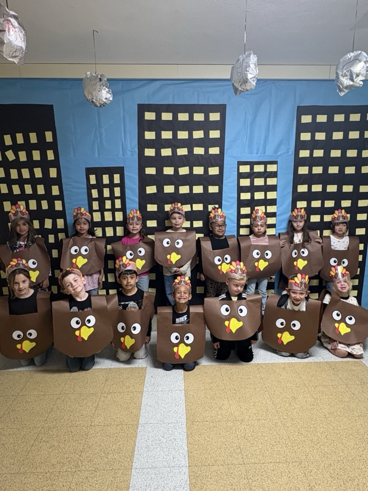 kids dressed like turkeys