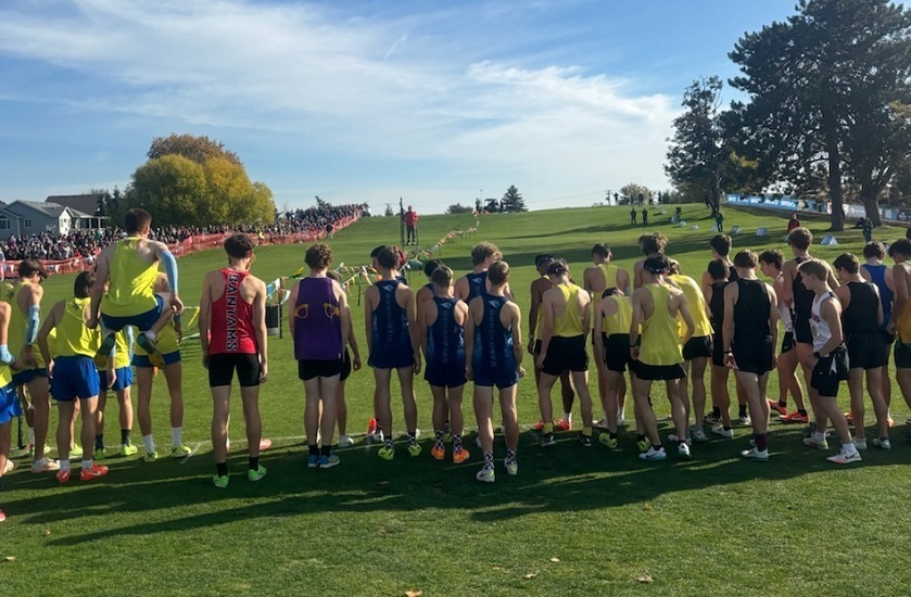 HHS XC Runners at the Start Line of the State Cross Country Meet