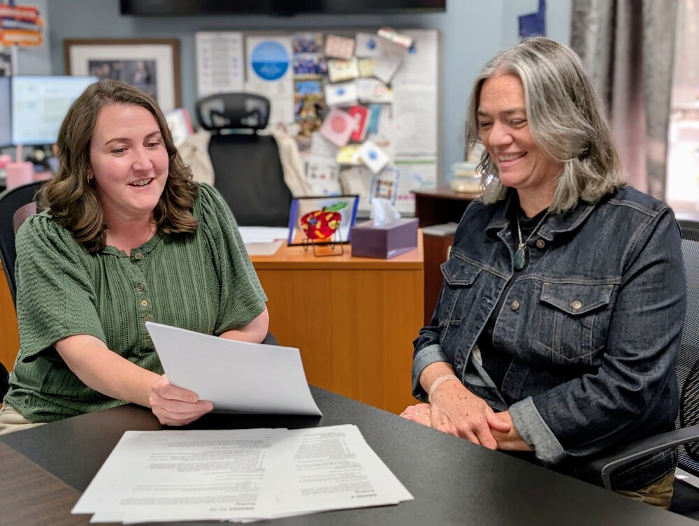 Picture of Jennifer Sawyer (L) and Harmina Mansur (R)