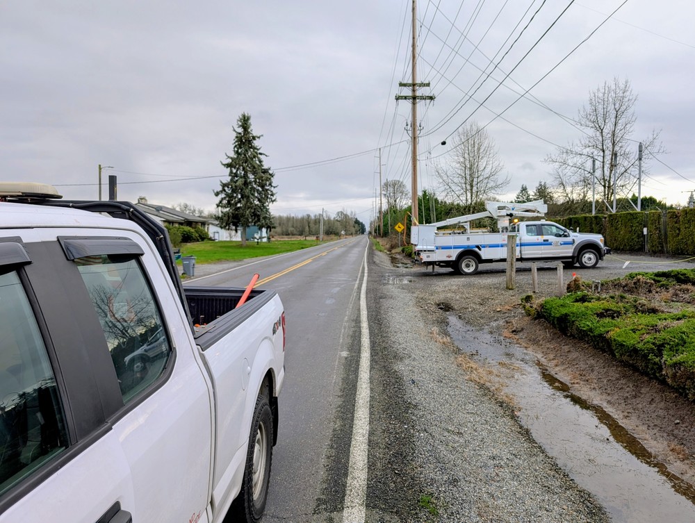 Crews working to restore power along 172nd Ave. in Brush Prairie