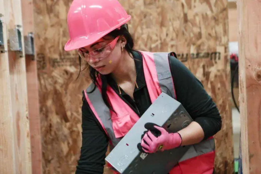 First place was earned by Angellynn Morales, from Hockinson, with a perfect score from all three judges. (LUKE WHITTAKER/Chinook Observer) Read more at: https://youroregonnews.com/2026/01/31/high-voltage-ilwaco-sizzles-in-skillsusa-residential-electrical-wiring-competition/