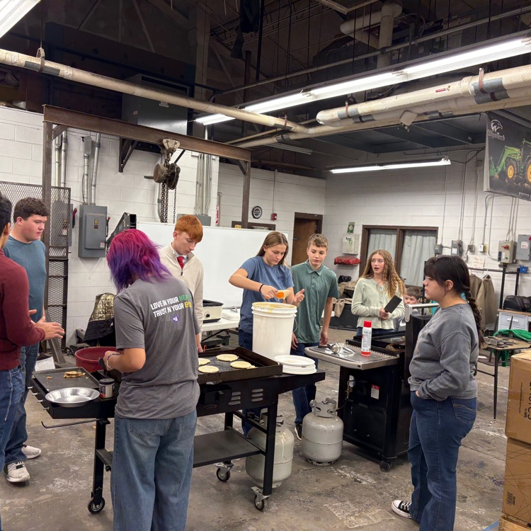  kids cooking pancakes 