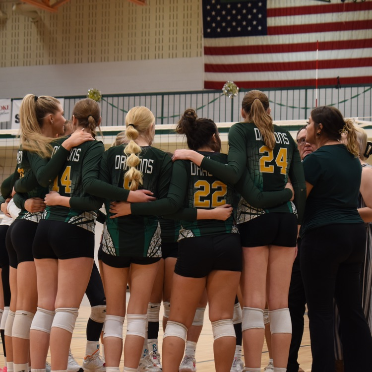 girls stand together