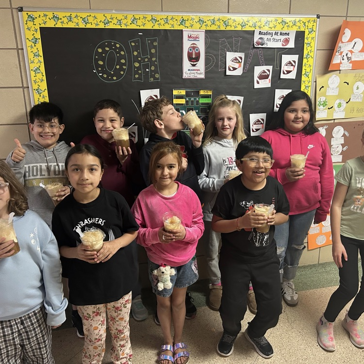 kids eating ice cream 