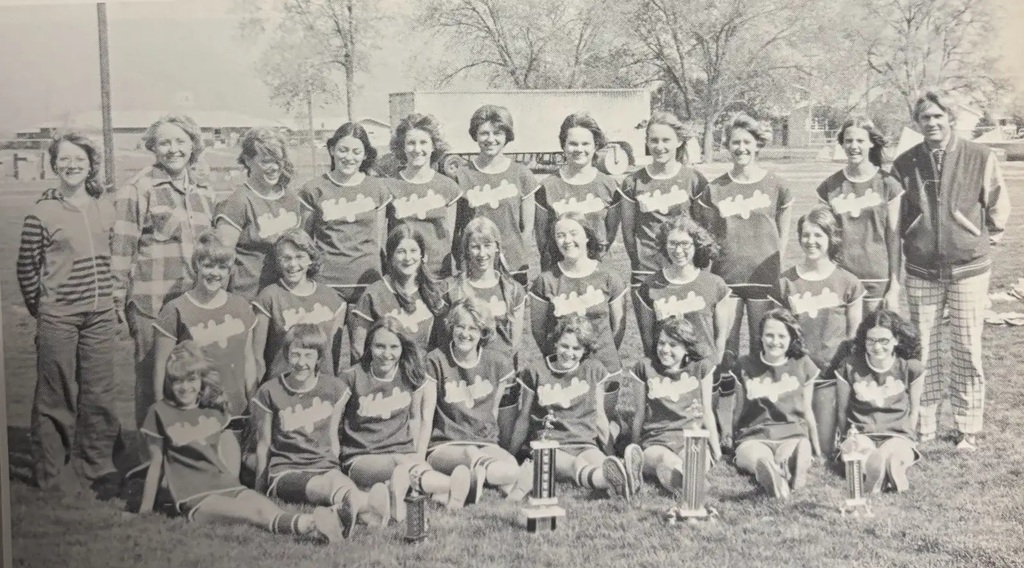 #TBT Throwback to Holyoke HIgh School girls track back in 1976. #Dragons #Track #1976 #HereWeGoDragons #Semiquincetennial #Sesquincetennial