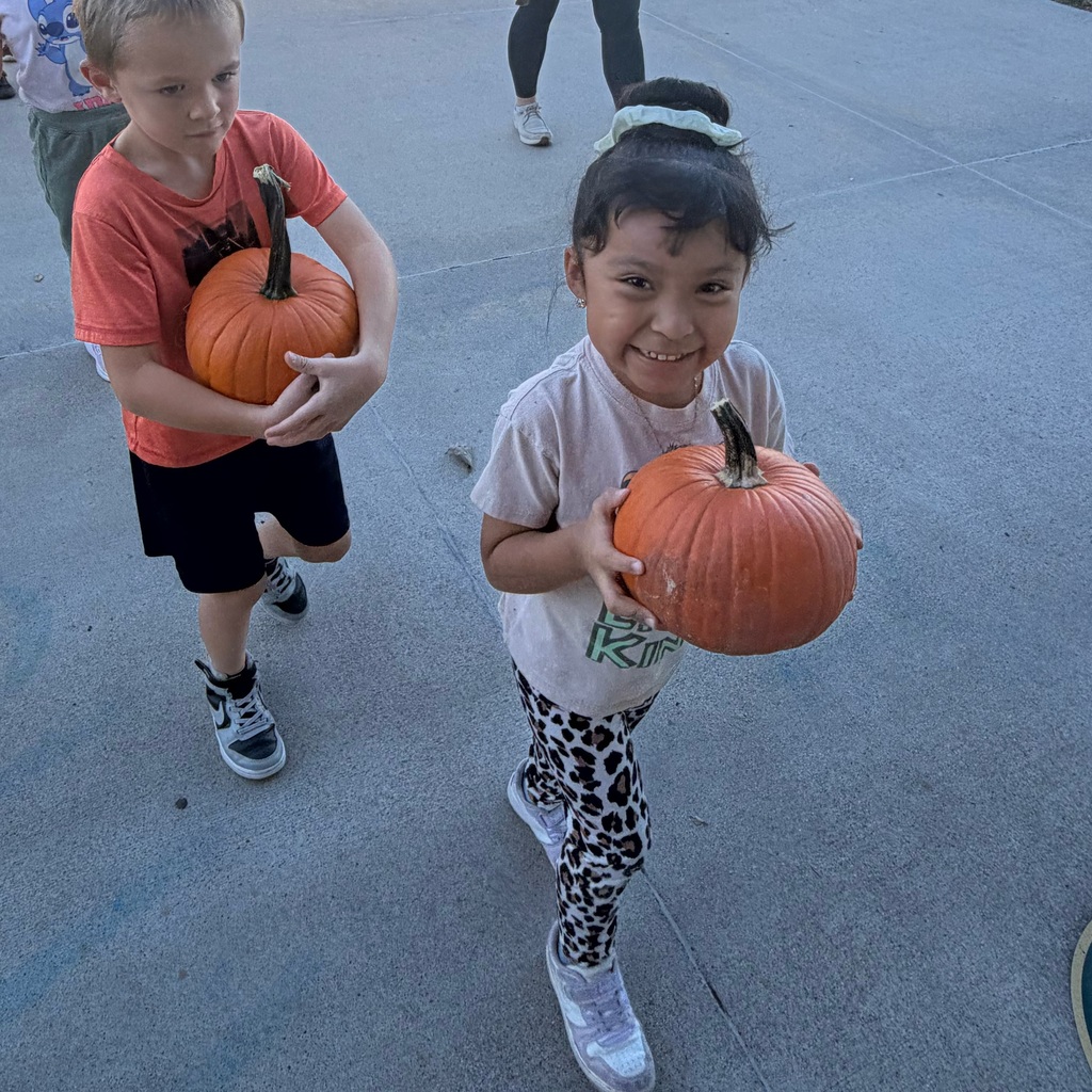 Huge thank you to Holyoke Community Federal Credit Union, CHS Grainland, PC Telcom, Bank of Colorado, First Pioneer National Bank and Pumpkins & More A-Mazing Farm for their continued support and annually making sure all our elementary students receive a pumpkin. ”Gracias!