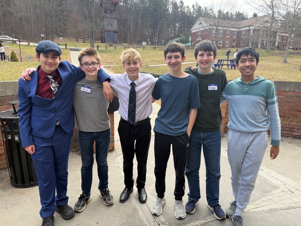 8th grade students at National History Day Regionals