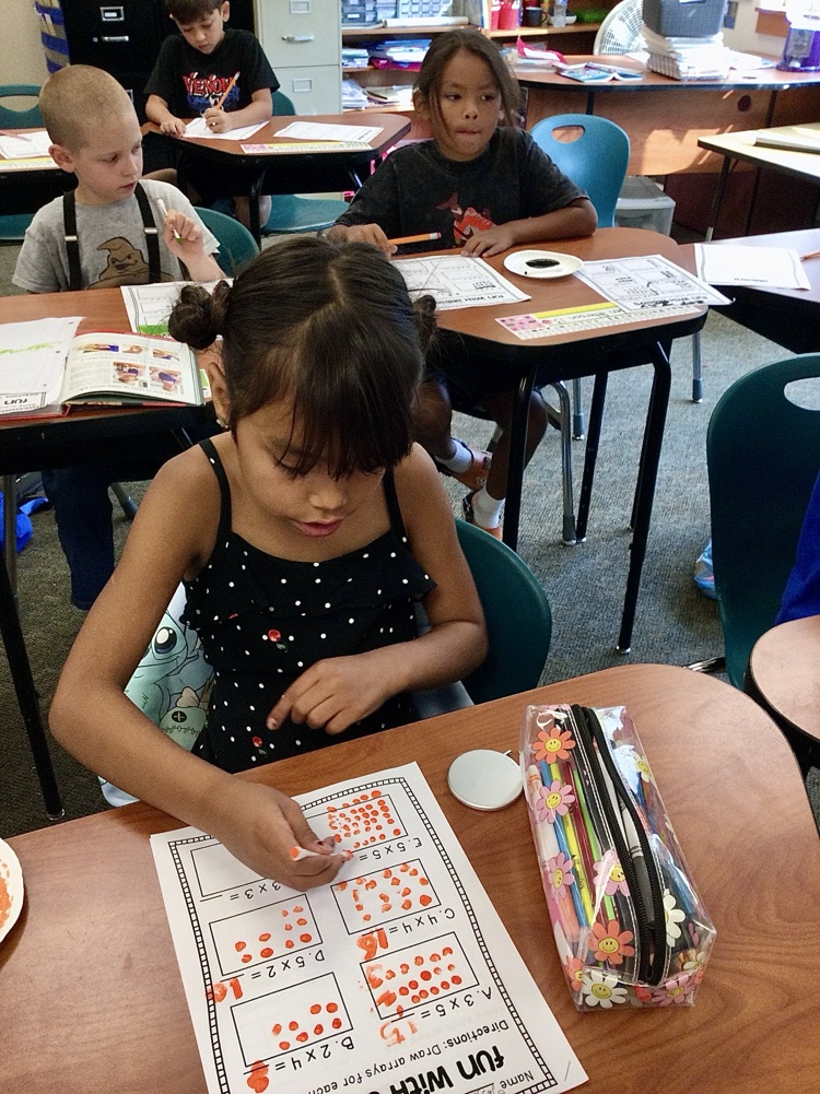 students in 3rd grade class
