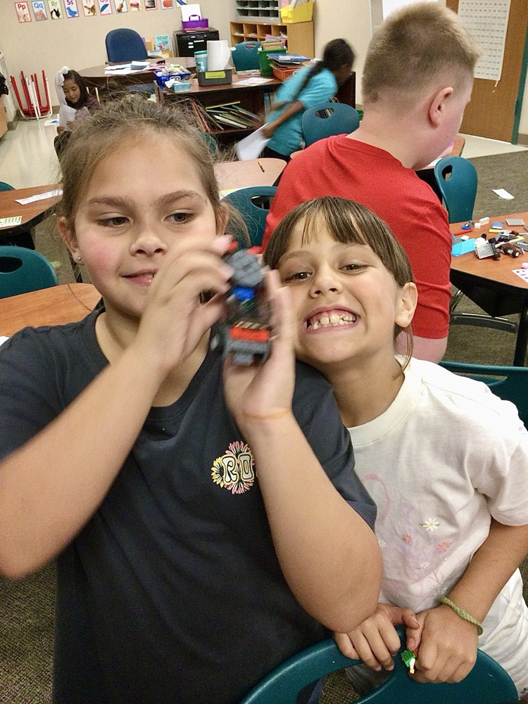 students in 3rd grade class