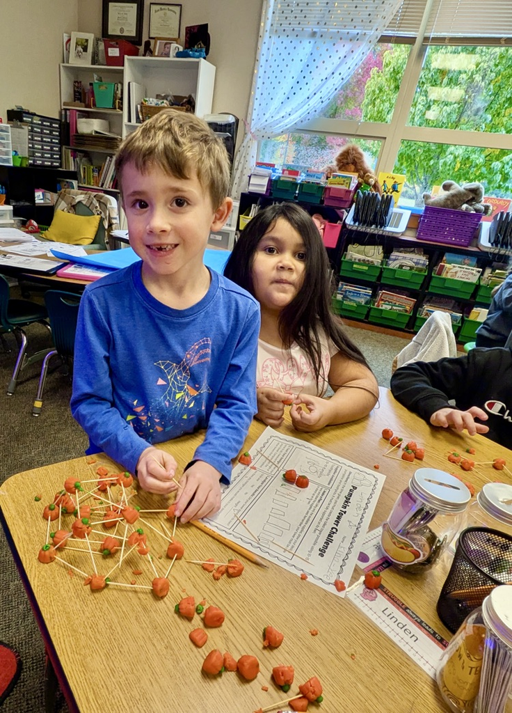 kids making pumpkins