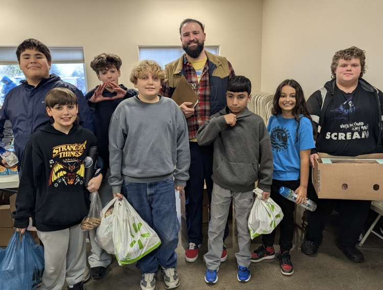 students volunteered at food bank