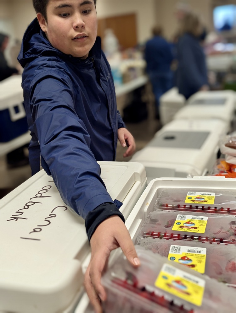 students volunteered at food bank