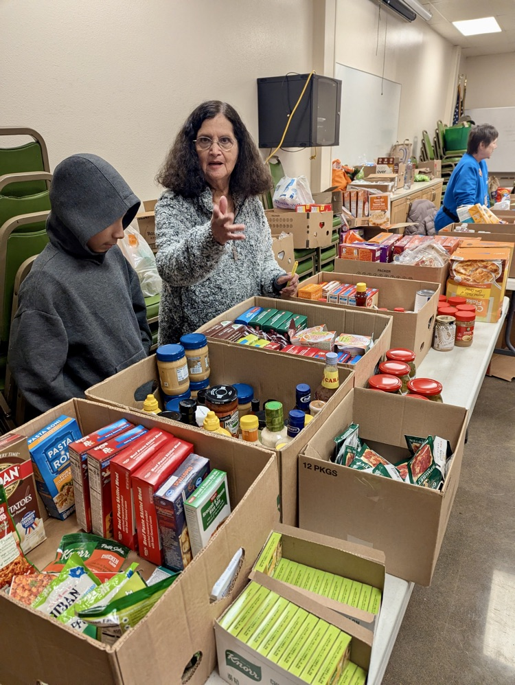 students volunteered at food bank