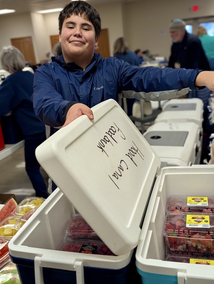 students volunteered at food bank