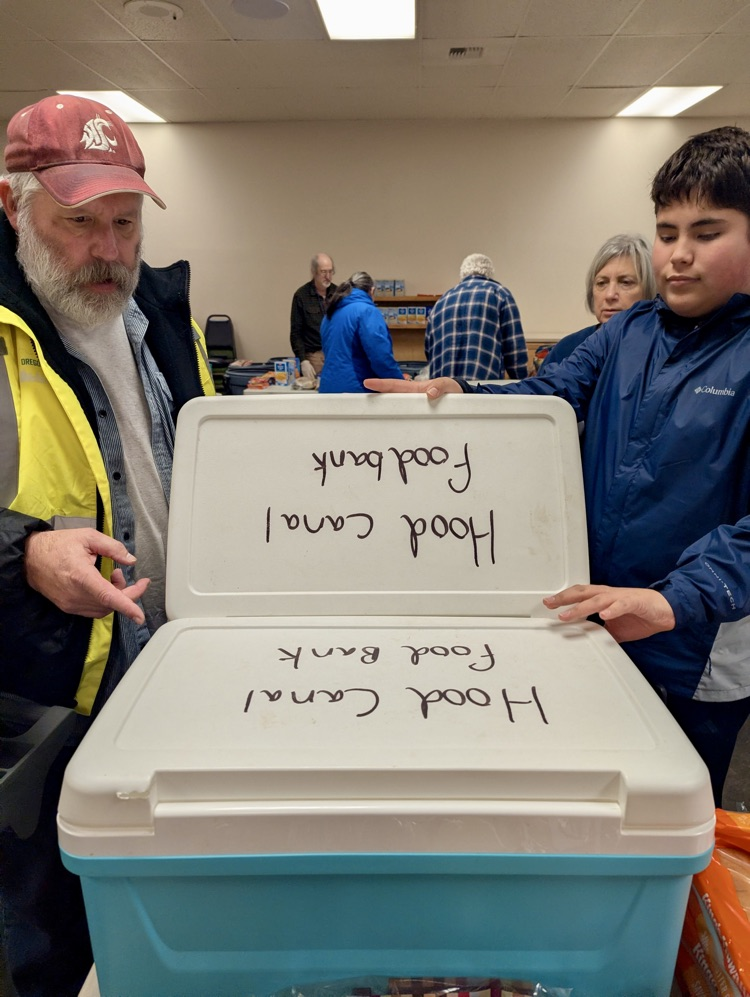 students volunteered at food bank