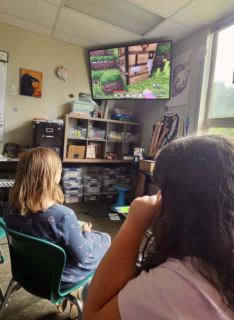 Students playing Minecraft!