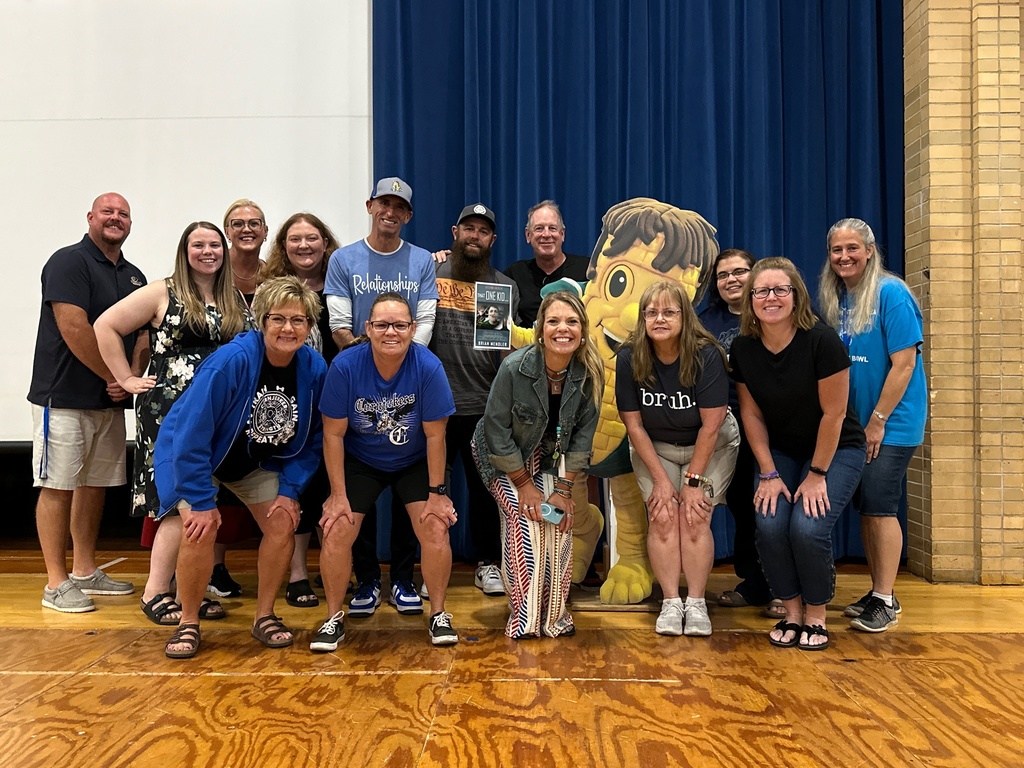 We were thrilled to kick off our school year with an inspiring session from Mr. Brian Mendler this morning! His powerful message left us energized and ready to make this the best year yet.  A few of our staff members even had the chance to grab a photo with Mr. Mendler and our very own Jerky!  We can’t wait to welcome our HAMS Cornjerkers back tomorrow—let’s make it a fantastic year! 