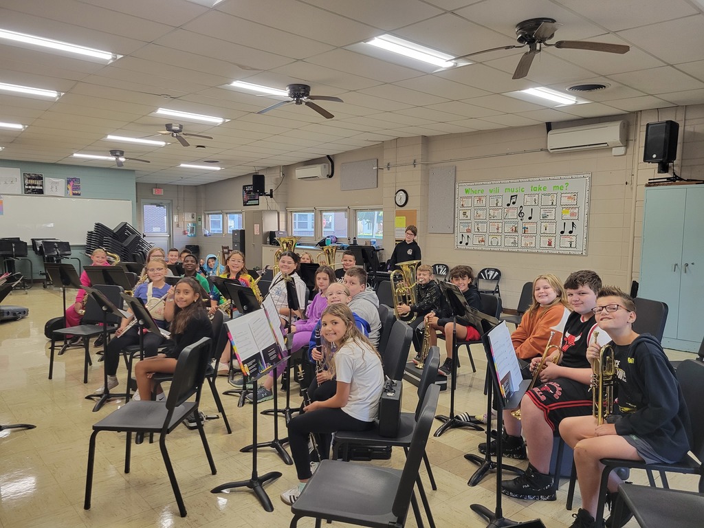 John Greer Concert band students had a great first rehearsal with instruments! 