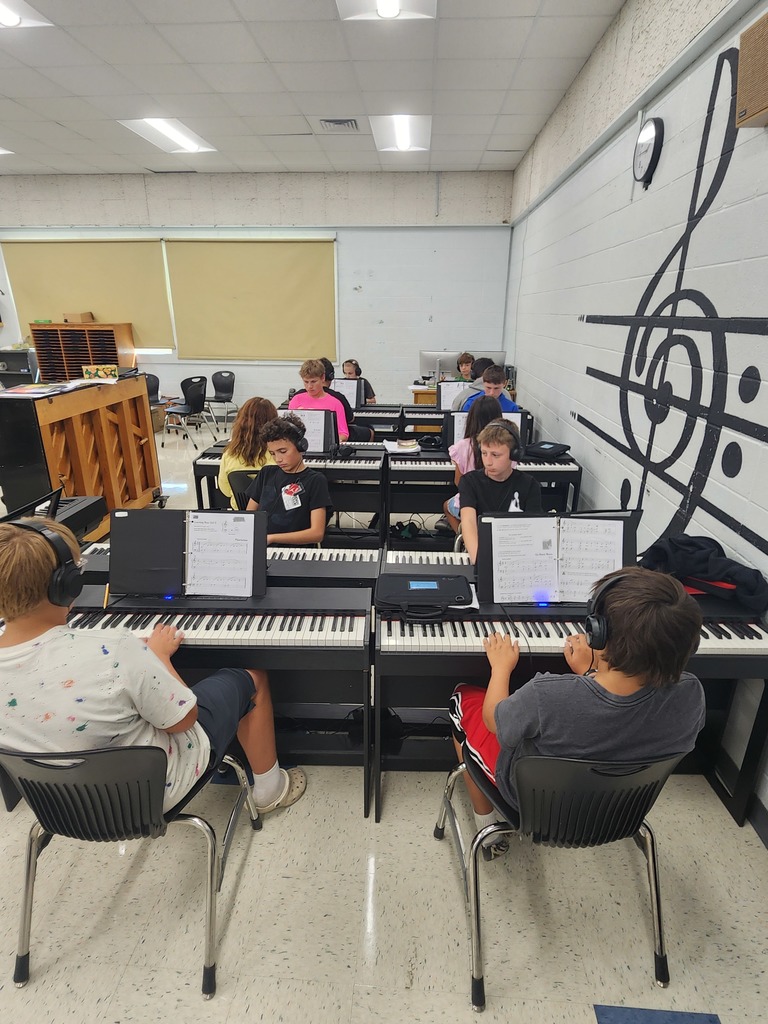 Middle School Piano Lab