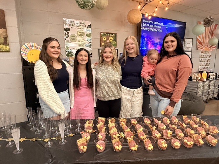 Gurls serving refreshments  