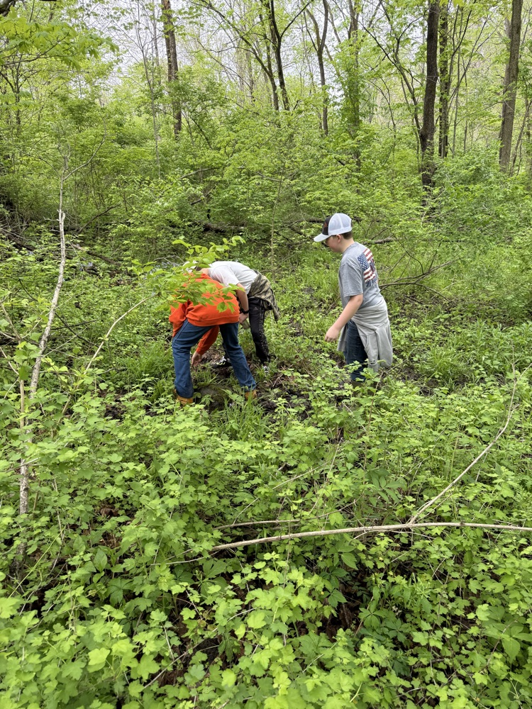 Our second day of Outdoor School for Mr. Rush’s class was spent outside! We were able to hike to Lookout Point and do a critter crawl, where we found spiders, frogs, salamanders, and many more! In total we hiked 2.69 miles!