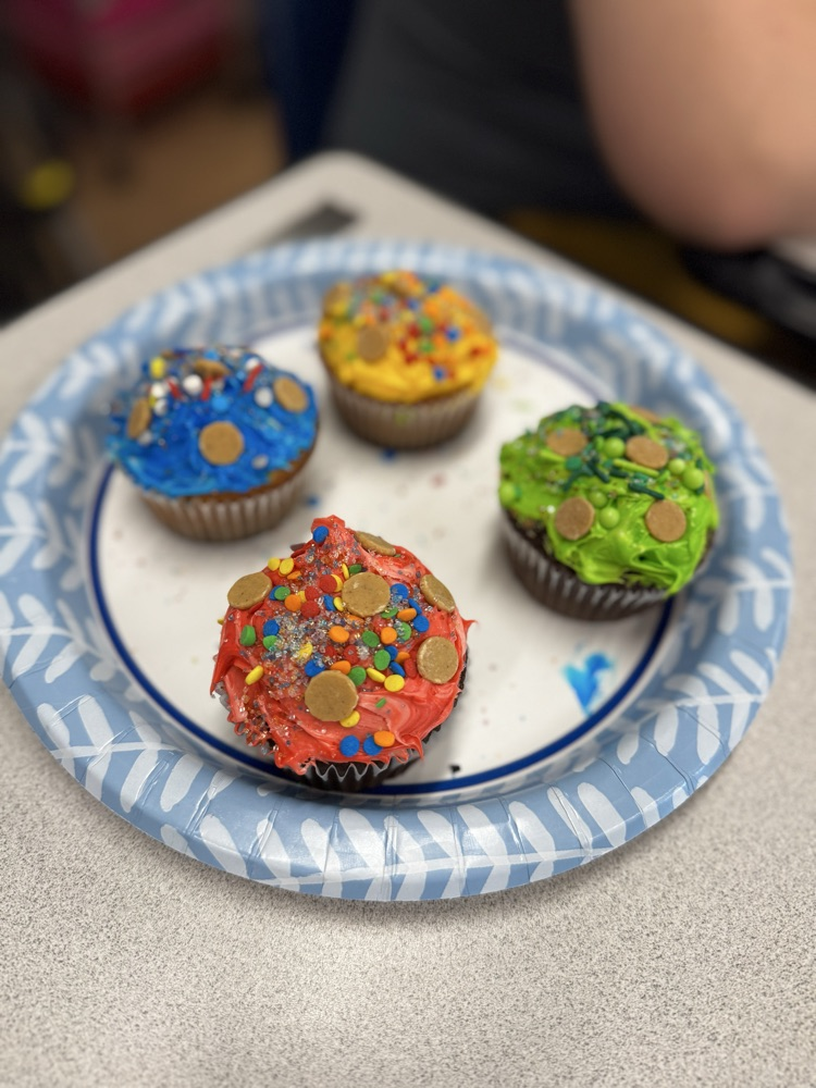 a students final cupcakes 