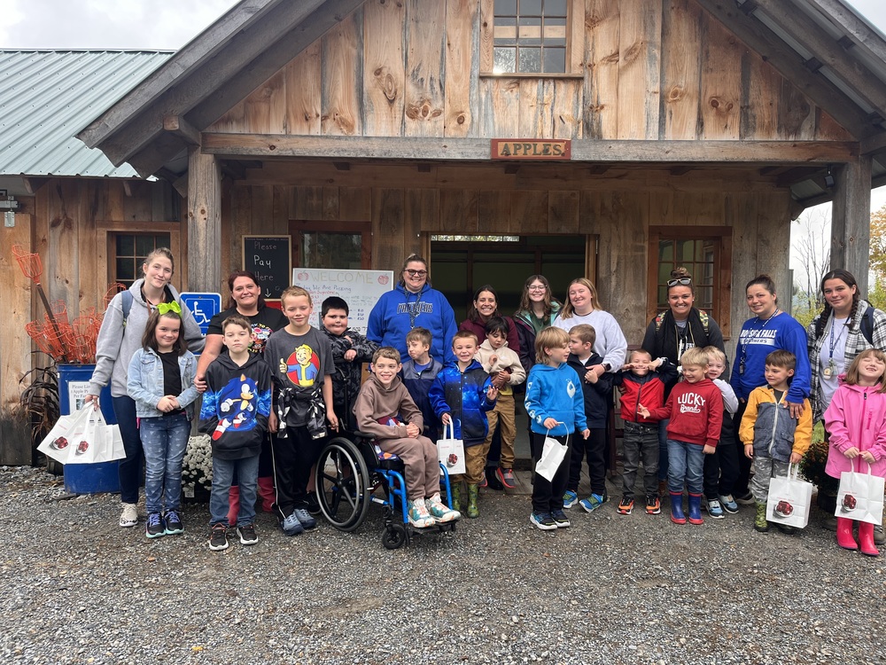It feels like fall around here! 🍂🍏Mrs. Cross, Mrs. Scully, and Ms. Whitford's classes recently took a field trip to Terry's Orchard. Mrs. Scully's class kept the apple fun going in the classroom, where they sorted, counted, and distributed apples that students took home. They also made apple sauce and some apple crafts with their remaining apples! They talked about the importance of handwashing, preparing foods to share, and measuring.🍎