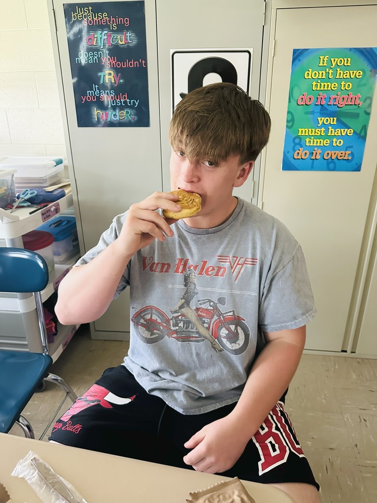 world at war class with MREs pictures