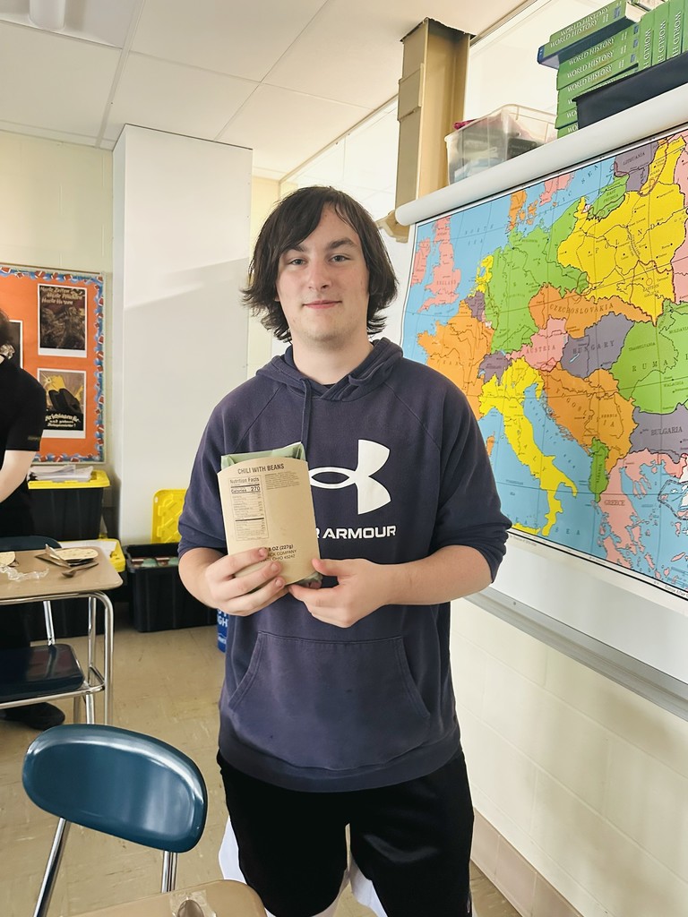 world at war class with MREs pictures