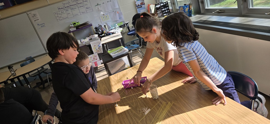 Fourth-grade students in Ms. Kelli Donohue's class got creative last week! Students practiced teamwork and worked together to build structures out of toothpicks, spaghetti sticks, and marshmallows! Thanks for sharing, Ms. Donohue!