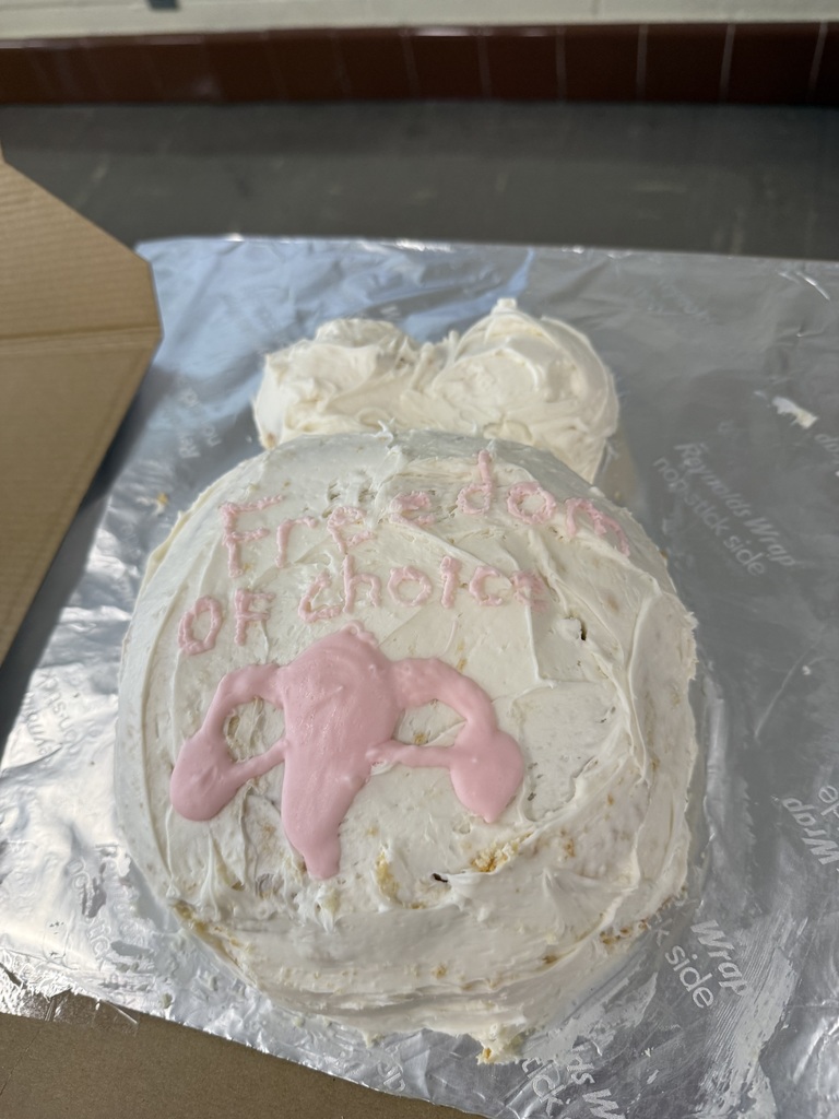 🎂 Twenty-two senior students in Mr. Brian Bushner’s AP Government and Politics class recently held their annual "Cake Day"!🍰 Students formed teams and chose a Supreme Court case to research that relates to the concept of federalism in the United States. Because federalism is sometimes described as either a “layered cake” or “marble cake”, students can bake a cake that displays the type of federalism their case would be classified as on the interior. For the exterior, they decorate the cake based on the theme of the case.  The Supreme Court cases and teams were as follows: Roe v. Wade (two teams/ cakes: Zoe and Brooke / Ayden) Obergefell v. Hodges (Ana, Chyah, Karalina, Ethan)  South Dakota v. Dole (Lizzy, Katy, Mattison)  Brown v. Board of Education (two teams/cakes: Kady, Ava, Sydne, Erin / Halley, Paylyn) Gibbons v. Ogden (Luke, Wyatt, Chris, Blake)  Students are given a lot of freedom with this project, as long as they can explain the concept of federalism as it relates to the SCOTUS case. Mr. Bushner shared that he was “Impressed with how creative the students were and how broadly they looked through U.S. history to choose their cases.” The students always enjoy this creative assignment and have fun tasting the cakes too! Thanks for sharing this project and pictures, Mr. Bushner!