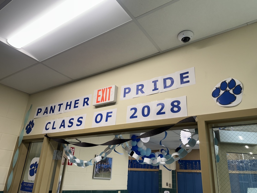Spirit Week in the high school ended with a hallway contest between grade levels. Mrs. Victor, Mrs. Fleming, and Mr. Ellis had a great time judging the contest. Although each class put in a lot of effort, the seniors took the win and will receive a pizza party for their grade. The results were: 1st- Seniors, 2nd- Freshmen, 3rd- Juniors, and 4th- Sophomores. Great job being creative and showing your school spirit!💙🤍🐾