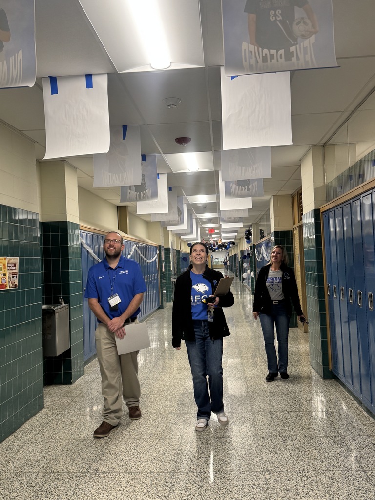 Spirit Week in the high school ended with a hallway contest between grade levels. Mrs. Victor, Mrs. Fleming, and Mr. Ellis had a great time judging the contest. Although each class put in a lot of effort, the seniors took the win and will receive a pizza party for their grade. The results were: 1st- Seniors, 2nd- Freshmen, 3rd- Juniors, and 4th- Sophomores. Great job being creative and showing your school spirit!💙🤍🐾