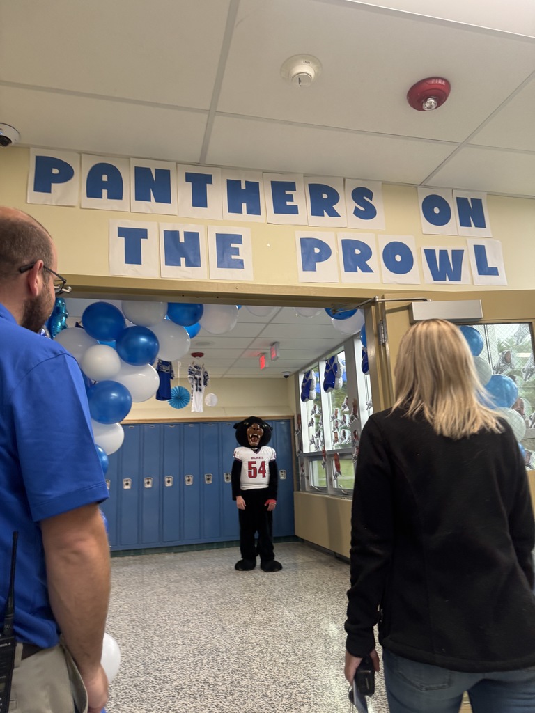 Spirit Week in the high school ended with a hallway contest between grade levels. Mrs. Victor, Mrs. Fleming, and Mr. Ellis had a great time judging the contest. Although each class put in a lot of effort, the seniors took the win and will receive a pizza party for their grade. The results were: 1st- Seniors, 2nd- Freshmen, 3rd- Juniors, and 4th- Sophomores. Great job being creative and showing your school spirit!💙🤍🐾