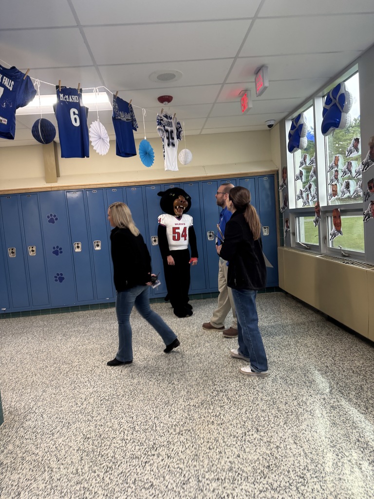 Spirit Week in the high school ended with a hallway contest between grade levels. Mrs. Victor, Mrs. Fleming, and Mr. Ellis had a great time judging the contest. Although each class put in a lot of effort, the seniors took the win and will receive a pizza party for their grade. The results were: 1st- Seniors, 2nd- Freshmen, 3rd- Juniors, and 4th- Sophomores. Great job being creative and showing your school spirit!💙🤍🐾