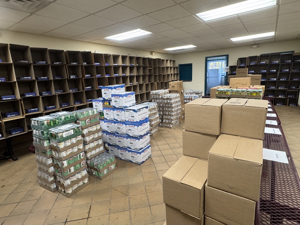 Last week, 24 National Junior Honor Society students and Mrs.  Mabey went to our local food pantry, Hoosick Area Church Association (HACA). The students moved ~5,000 lbs of food from HACA to the Town's Reynolds-Gilchrest Skating Rink, to be sorted and placed into ~180 Thanksgiving distribution boxes for the community. 💙🤍