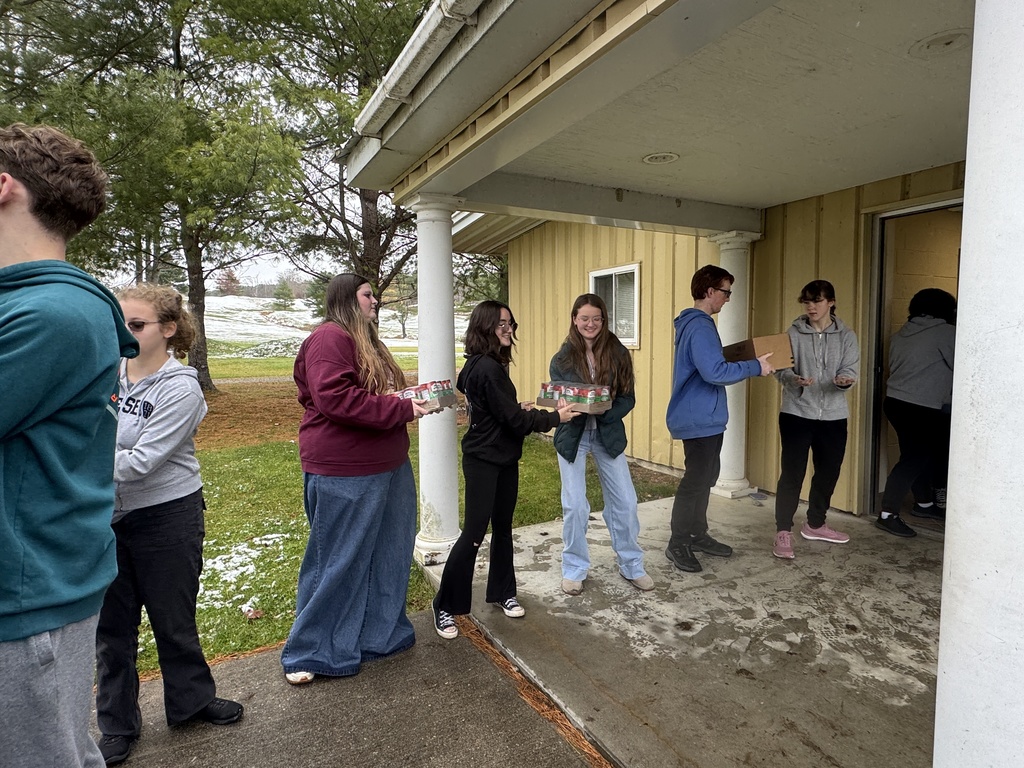 Last week, 24 National Junior Honor Society students and Mrs.  Mabey went to our local food pantry, Hoosick Area Church Association (HACA). The students moved ~5,000 lbs of food from HACA to the Town's Reynolds-Gilchrest Skating Rink, to be sorted and placed into ~180 Thanksgiving distribution boxes for the community. 💙🤍