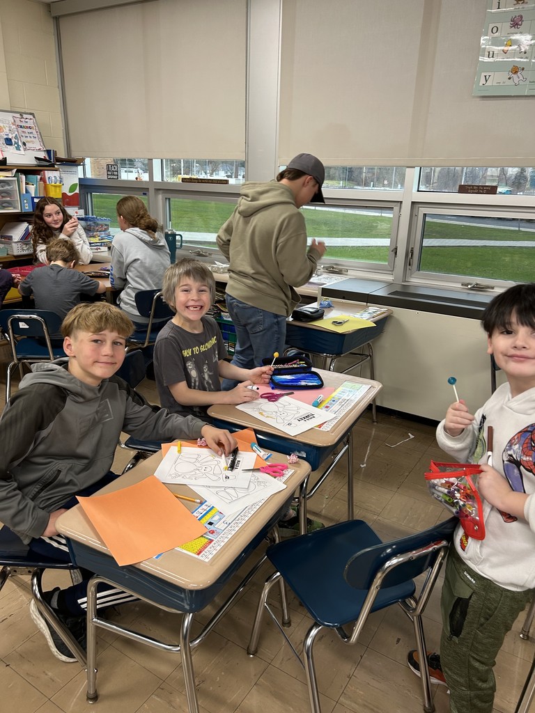 Each week, Mrs. Stebbins' 8th-grade guide students go to Mrs. Gardner's 2nd-grade classroom for a visit. Some weeks they read stories, and other weeks they do projects together. Our elementary students so enjoy their time with their middle school buddies!!  🐾 Thanks for sharing, Mrs. Gardner!