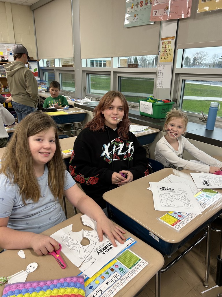 Each week, Mrs. Stebbins' 8th-grade guide students go to Mrs. Gardner's 2nd-grade classroom for a visit. Some weeks they read stories, and other weeks they do projects together. Our elementary students so enjoy their time with their middle school buddies!!  🐾 Thanks for sharing, Mrs. Gardner!